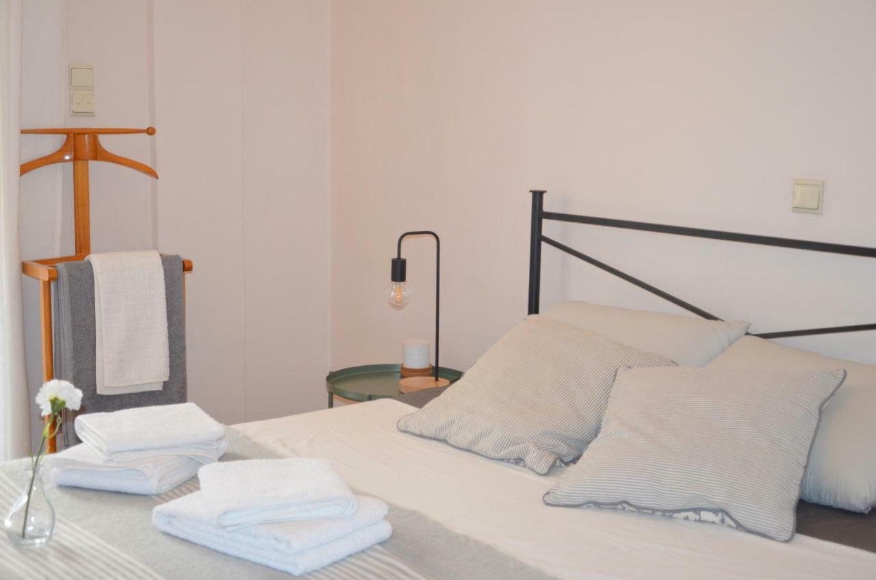 Retro Apartment At Trendy Exarcheia 雅典 外观 照片