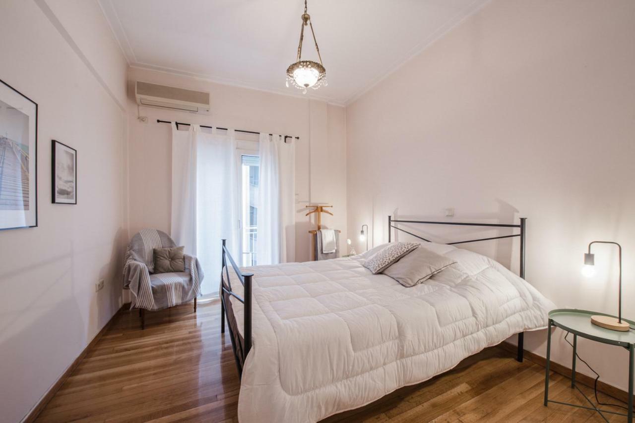 Retro Apartment At Trendy Exarcheia 雅典 外观 照片