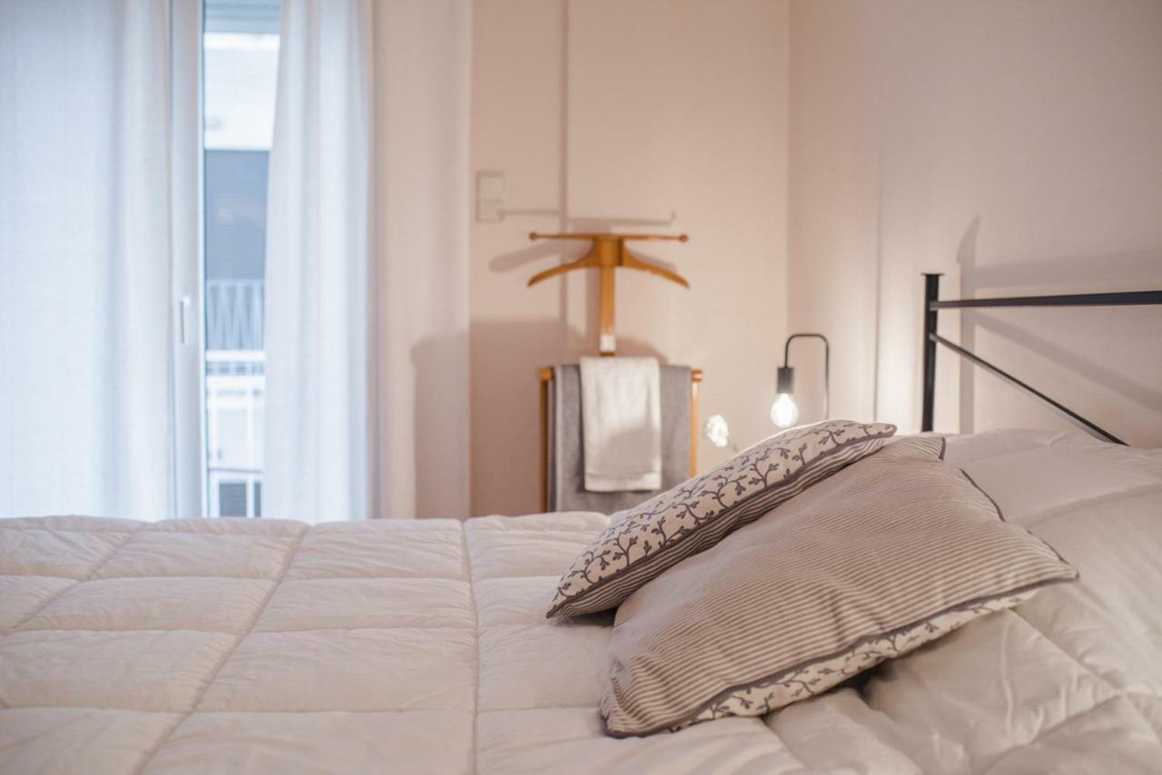 Retro Apartment At Trendy Exarcheia 雅典 外观 照片