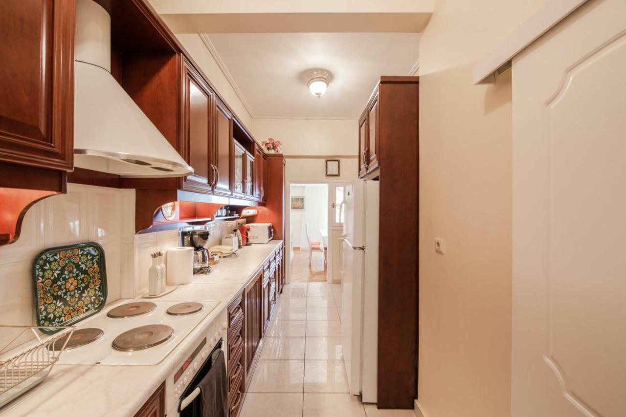 Retro Apartment At Trendy Exarcheia 雅典 外观 照片