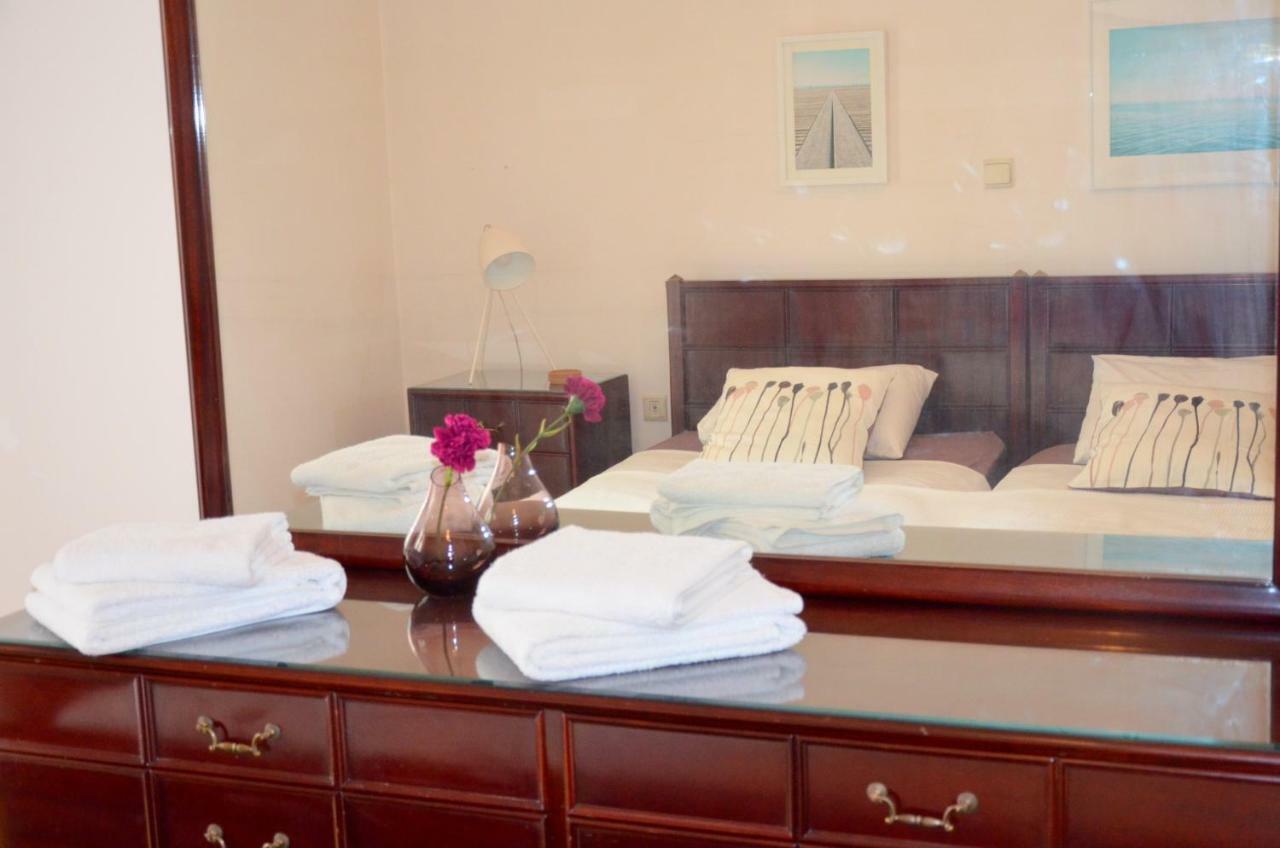 Retro Apartment At Trendy Exarcheia 雅典 外观 照片